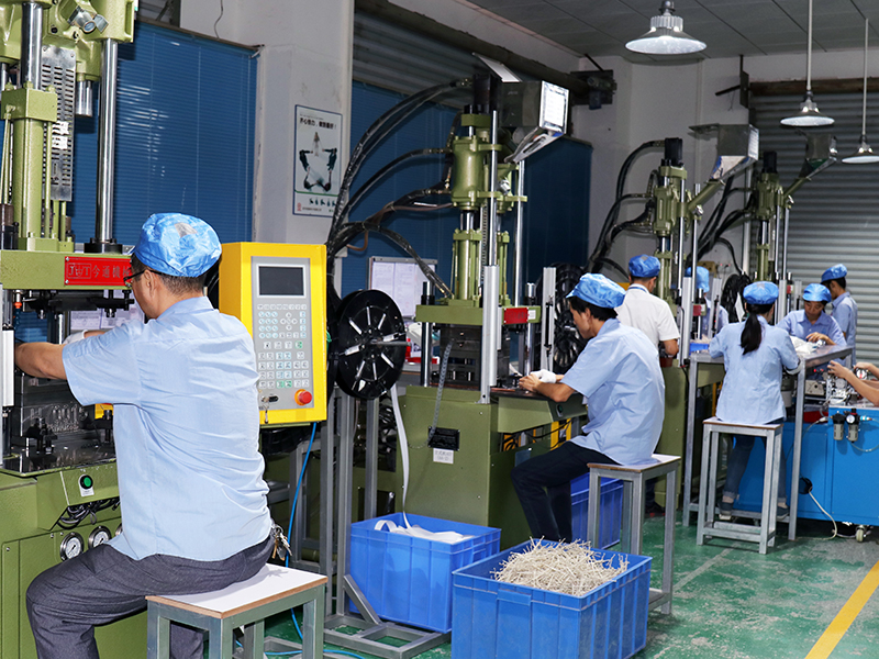 Vertical injection molding machine production line